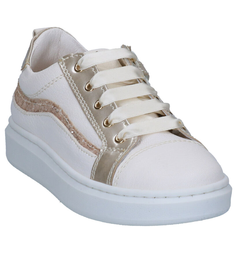 STONES and BONES Chaussures basses en Blanc en cuir (267251)