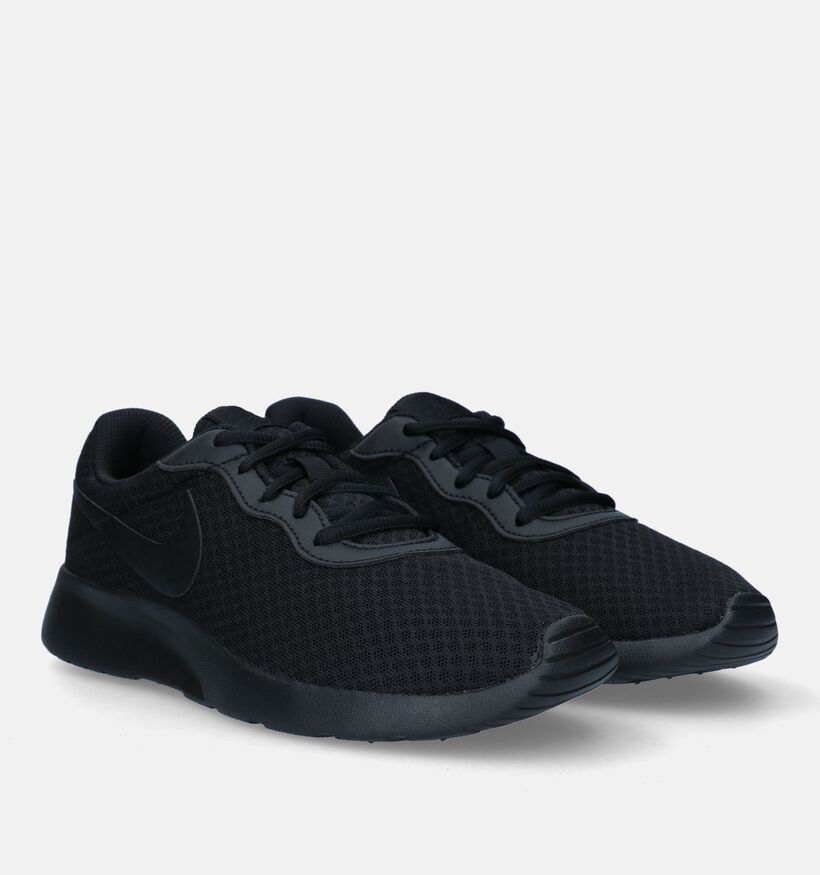 Nike Tanjun Baskets en Noir pour femmes (324623)