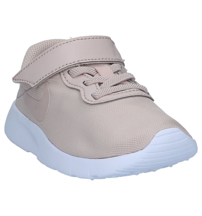 Licht Roze Nike Tanjun Lage Sneakers in stof (234441)