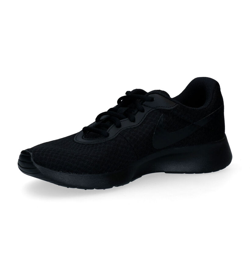 Nike Tanjun Zwarte Sportschoenen voor dames (299457)