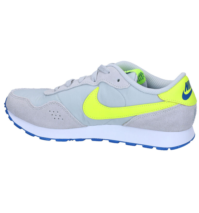 Nike MD Valiant Baskets en Blanc pour filles, garçons (319515) - pour semelles orthopédiques