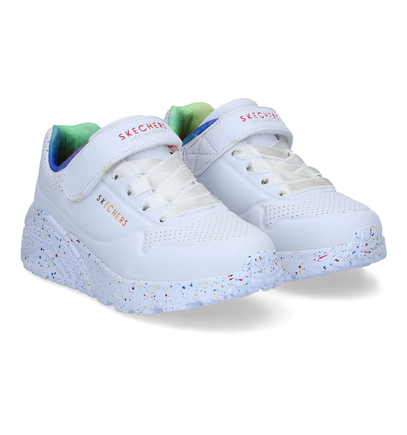 Skechers Uno Lite Rainbow Baskets en Blanc pour filles (318194)