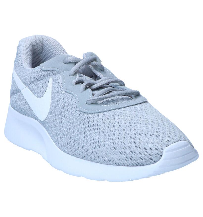 Nike Tanjun Baskets en Noir pour hommes (332341)