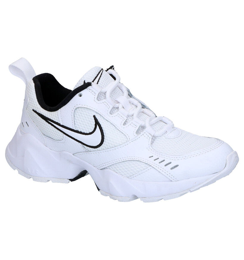 Nike Air Heights Zwarte Sneakers in stof (265923)