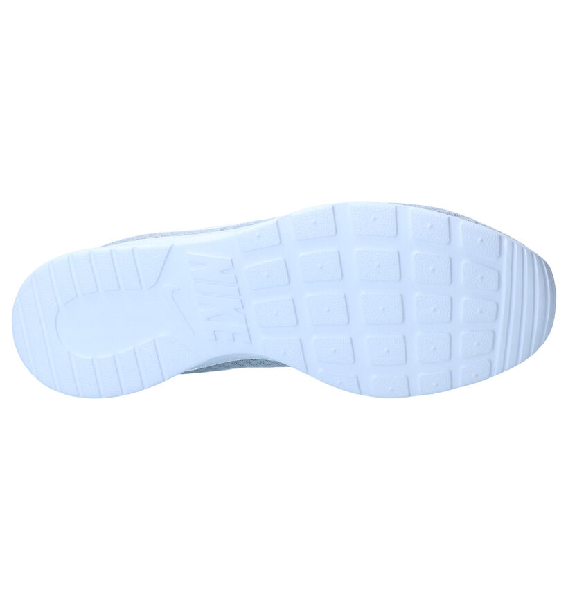 Nike Tanjun Baskets en Noir pour hommes (332341)