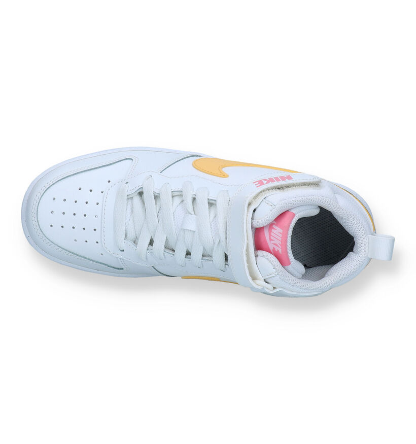 Nike Court Borough Mid Baskets en Blanc pour filles (334220)