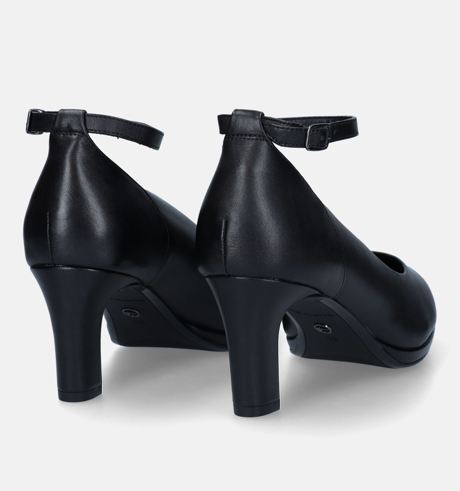 Pump met sale gesp