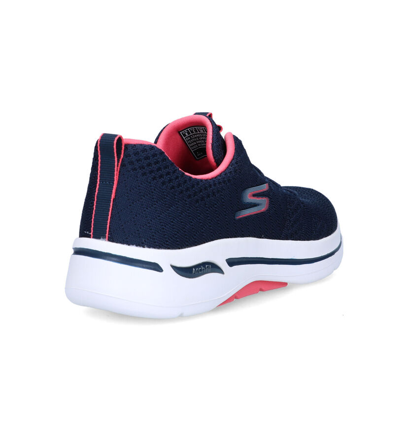 Skechers Go Walk Arch Fit Baskets en Blanc pour femmes (302118) - pour semelles orthopédiques