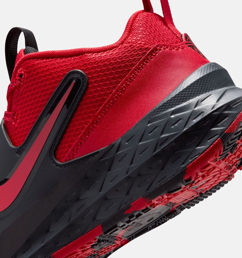 Nike Team Hustle Baskets en Rouge/Noir Nike Team Hustle Baskets en Rouge/Noir pour garçons (364689) - pour semelles orthopédiques