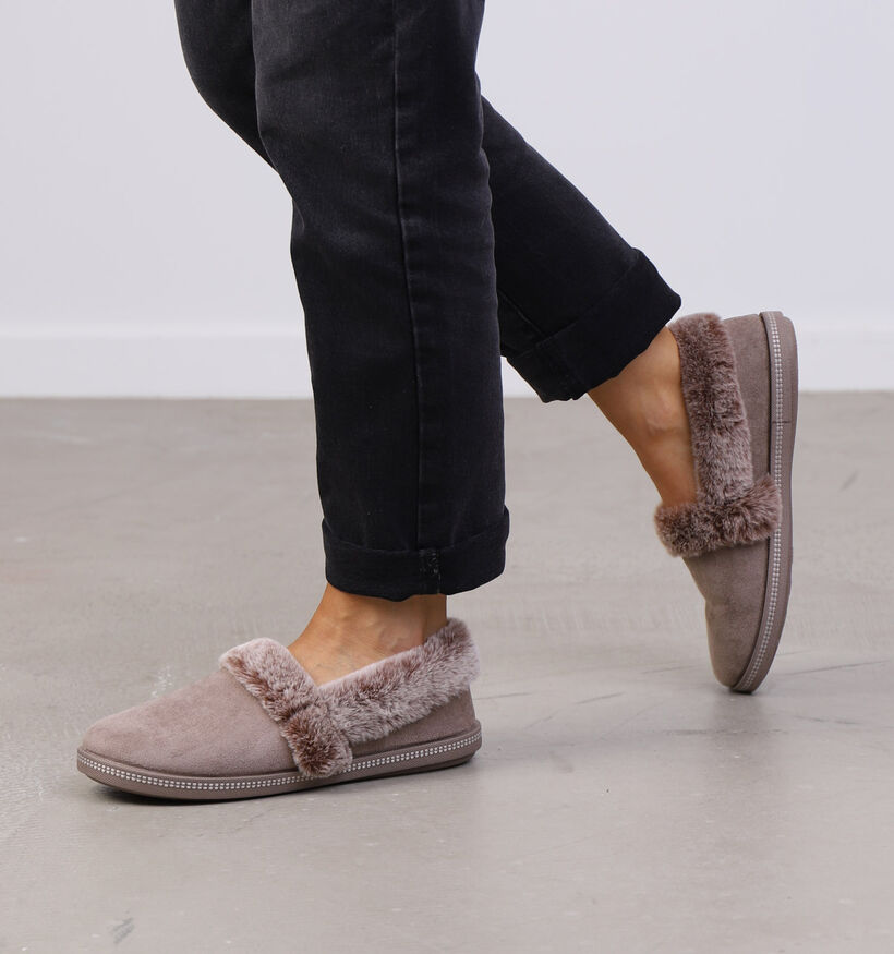 Skechers Cozy Campfire Team Toasty Pantoufles en Taupe pour femmes (362139)