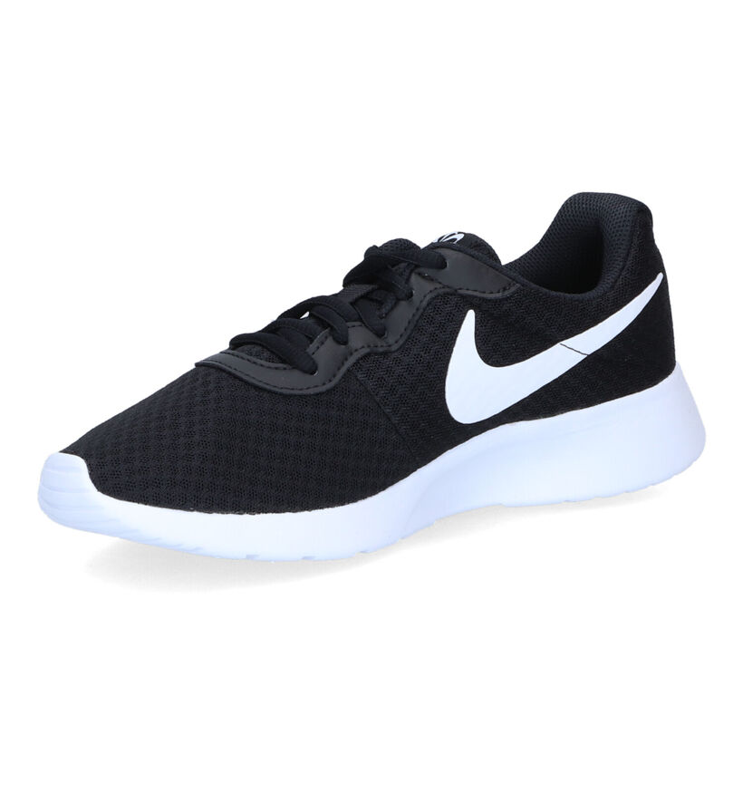 Nike Tanjun Baskets en Noir pour femmes (309136)