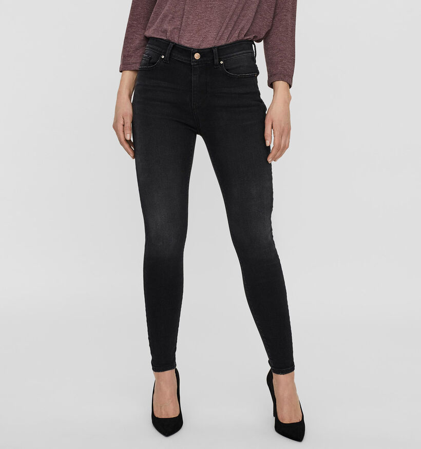 Vero Moda Peach Skinny Jeans en Noir L30 pour femmes (318353)