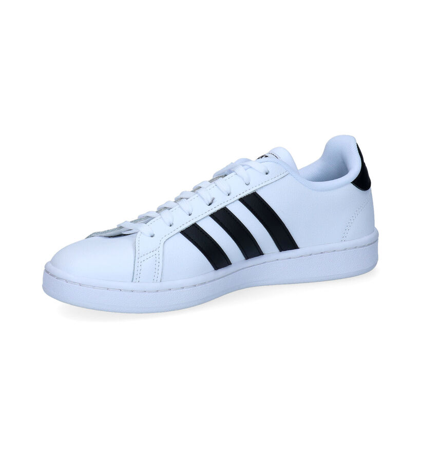 adidas Grand Court Baskets en Blanc pour hommes (308445)