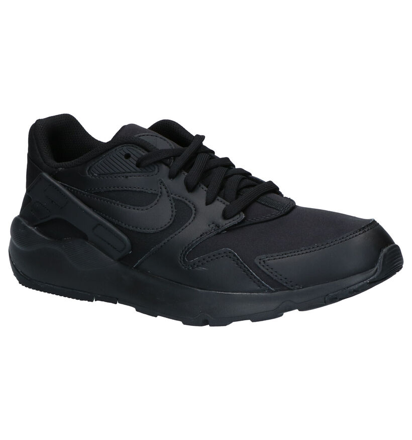 Nike Victory Baskets en Noir en simili cuir (261689)