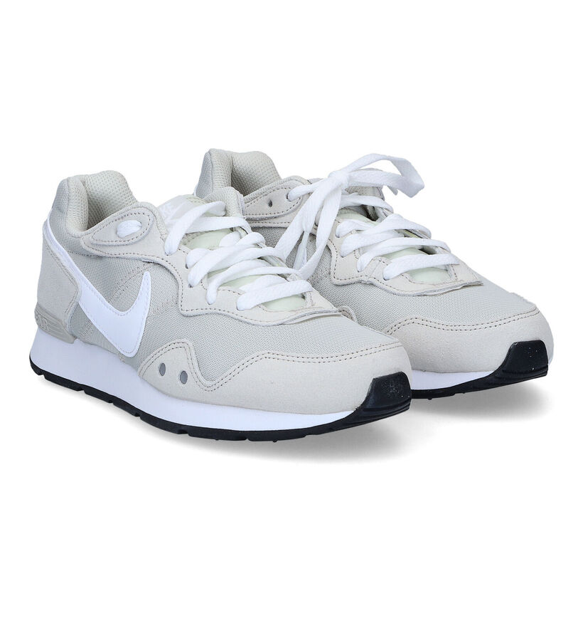 Nike Venture Runner Baskets en Blanc pour femmes (332424)