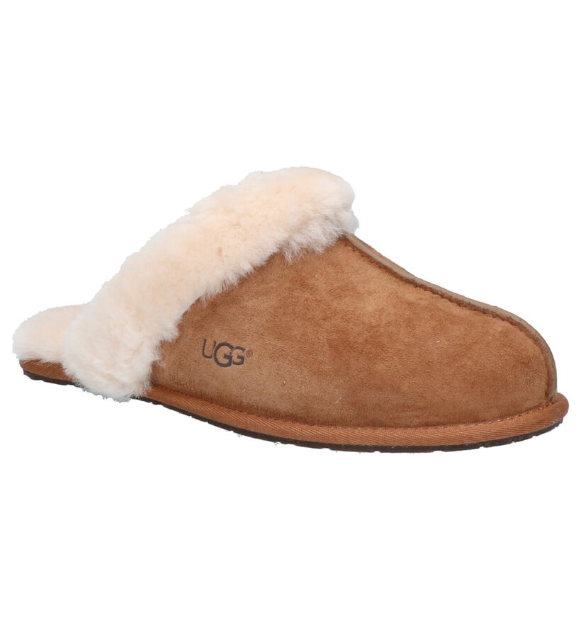 UGG Scuffette II Pantoufles en Cognac en daim (253714)