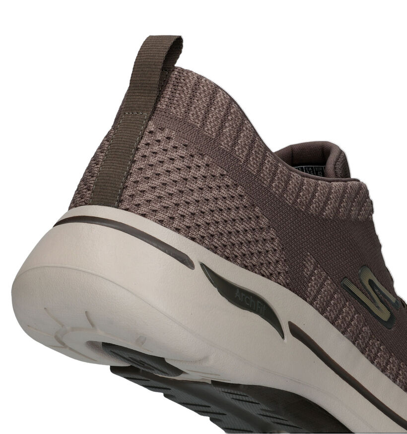 Skechers Go Walk Arch Fit Baskets en Taupe pour hommes (319533) - pour semelles orthopédiques