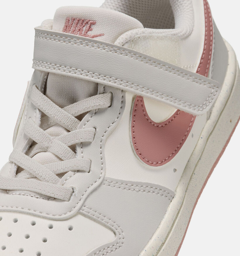 Nike Court Borough Low Baskets basses en Ecru/Gris pour filles (381057)
