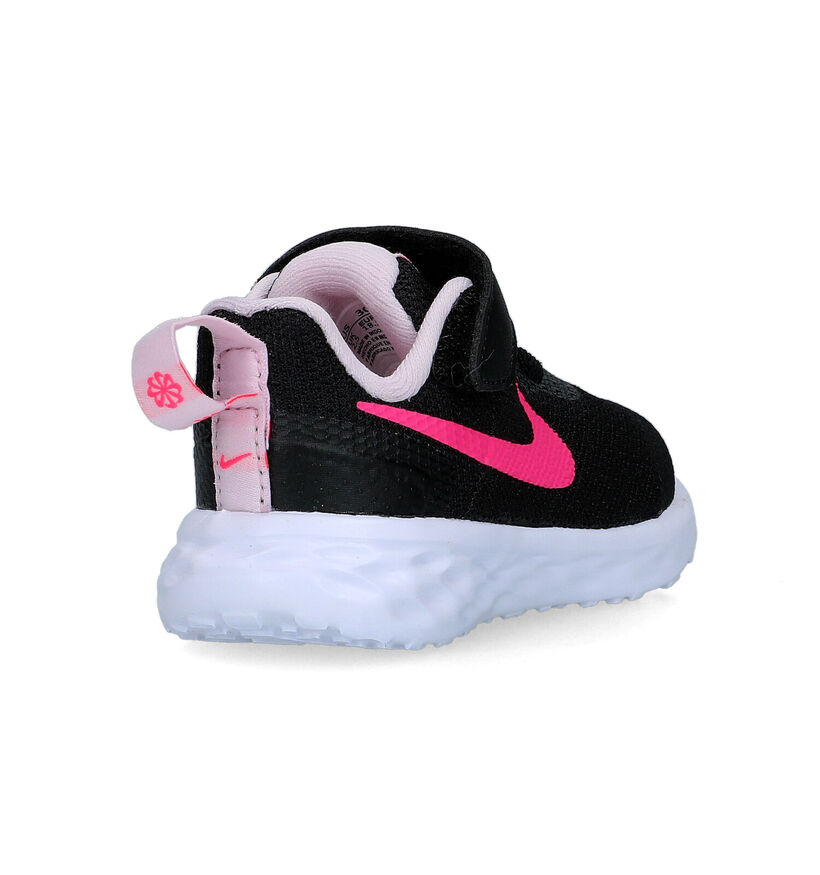 Nike Revolution Baskets en Noir pour filles (325354)