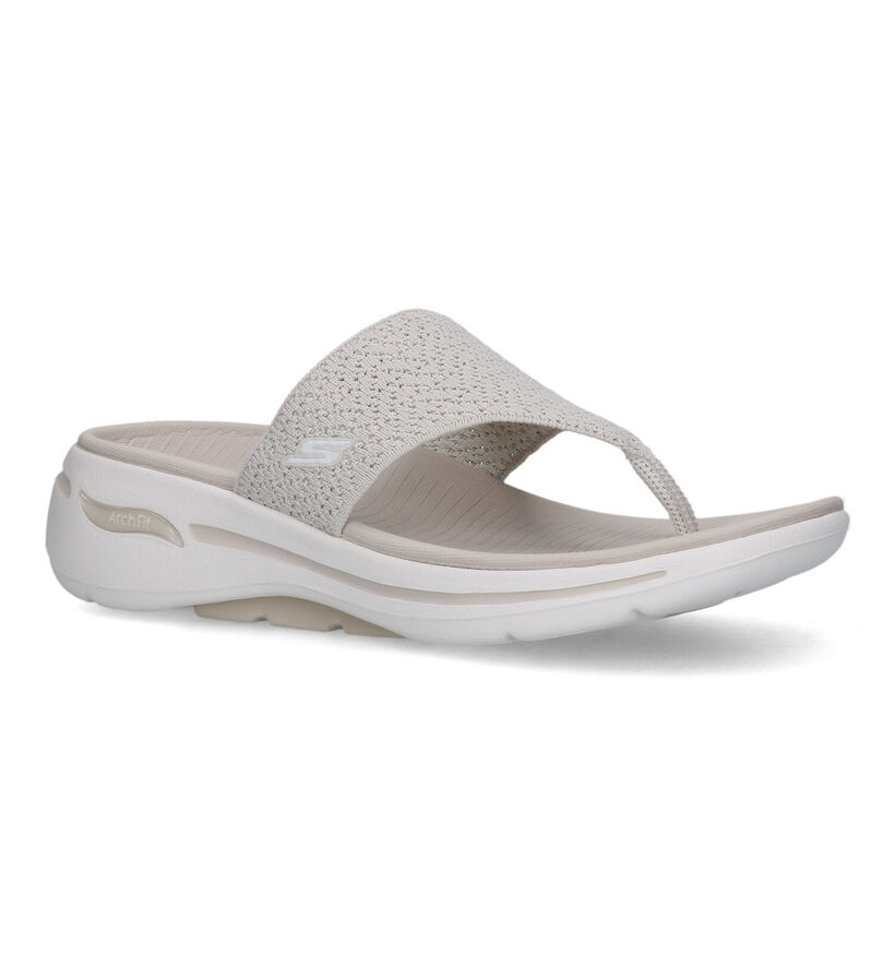 Skechers Go Walk Arch Fit Weekender Tongs en Écru pour femmes (338825)