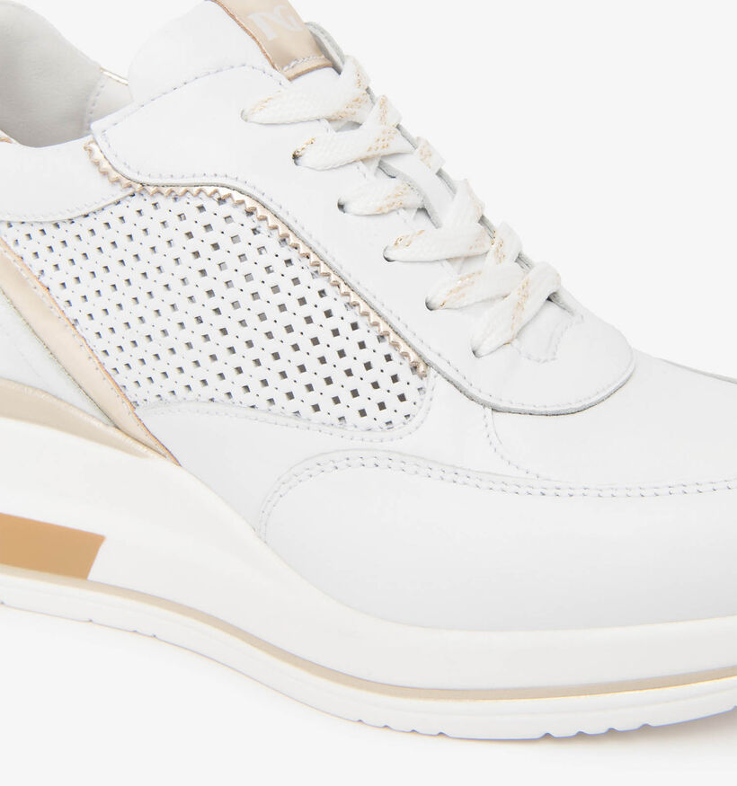 NeroGiardini Witte Sleehak Sneakers voor dames (370596)