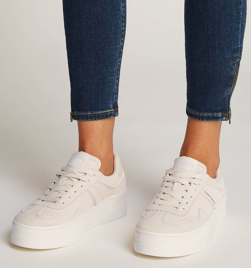 Tommy Hilfiger Baskets à plateforme en Écru pour femmes (349706)