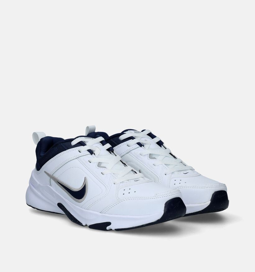 Nike Defy All Day Baskets en Blanc pour hommes (332318)