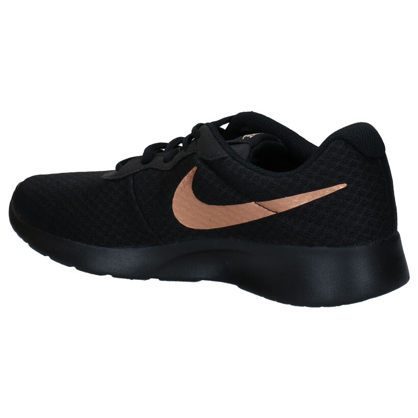 Nike Tanjun Zwarte Sneakers voor dames (324623)