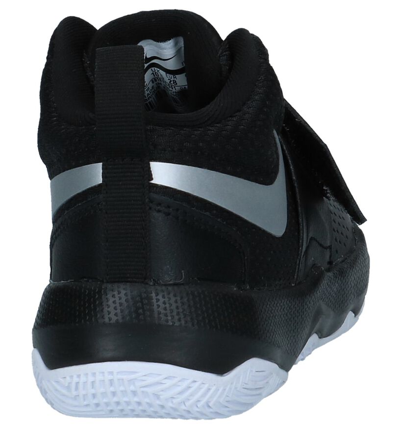 Nike Baskets basses en Noir en cuir (234347)