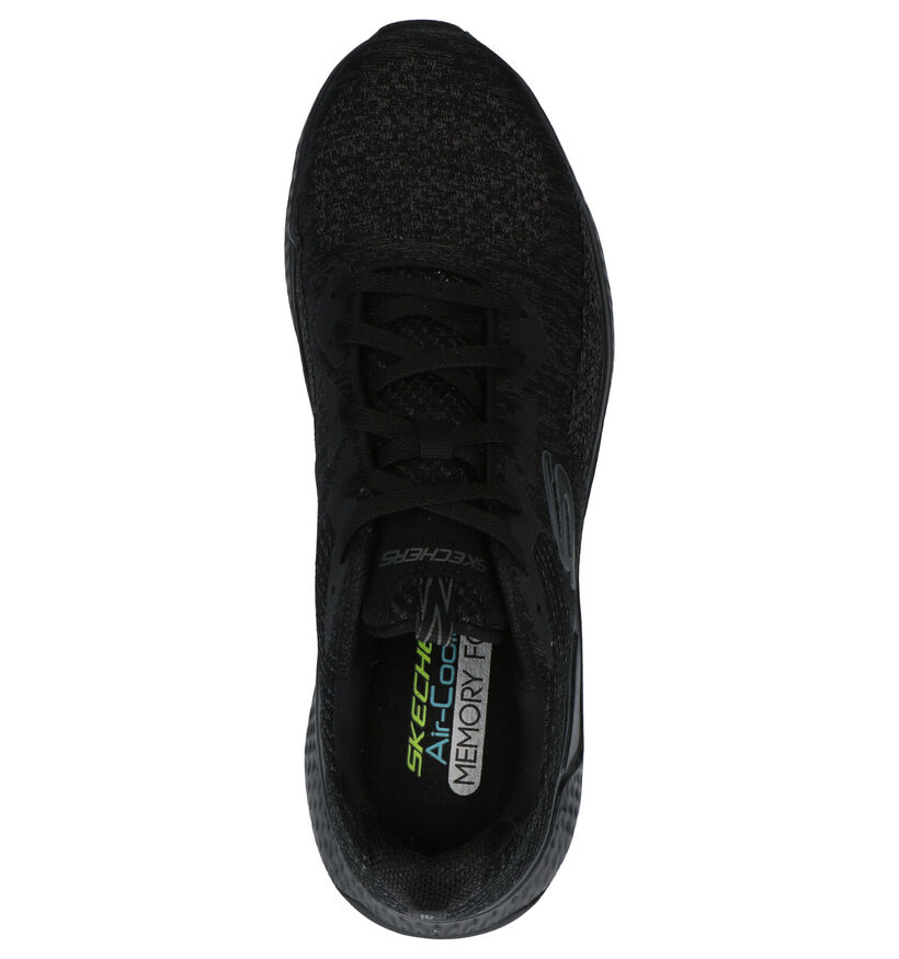 Skechers Solar Fuse Baskets en Noir en textile (272817)