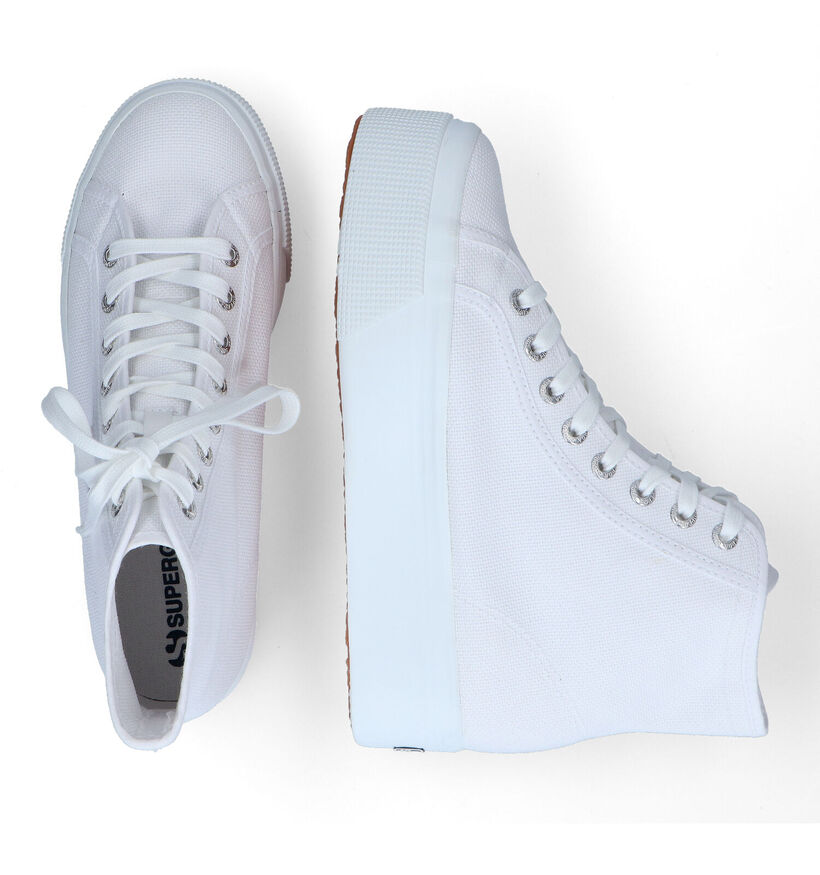 Superga Hi Top Baskets Hautes en Blanc pour femmes (305725)