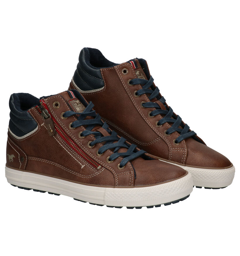 Mustang Chaussures hautes en Brun foncé pour hommes (329590)