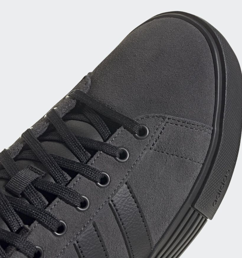adidas Daily 4.0 Baskets en Noir pour hommes, garçons (348953)