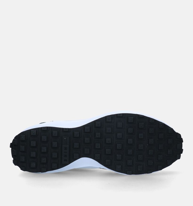 Nike Waffle Debut Baskets en Noir pour femmes (328015) - pour semelles orthopédiques
