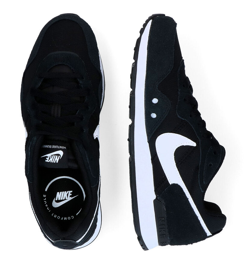 Nike Venture Runner Zwarte Sneakers in nubuck (316793)