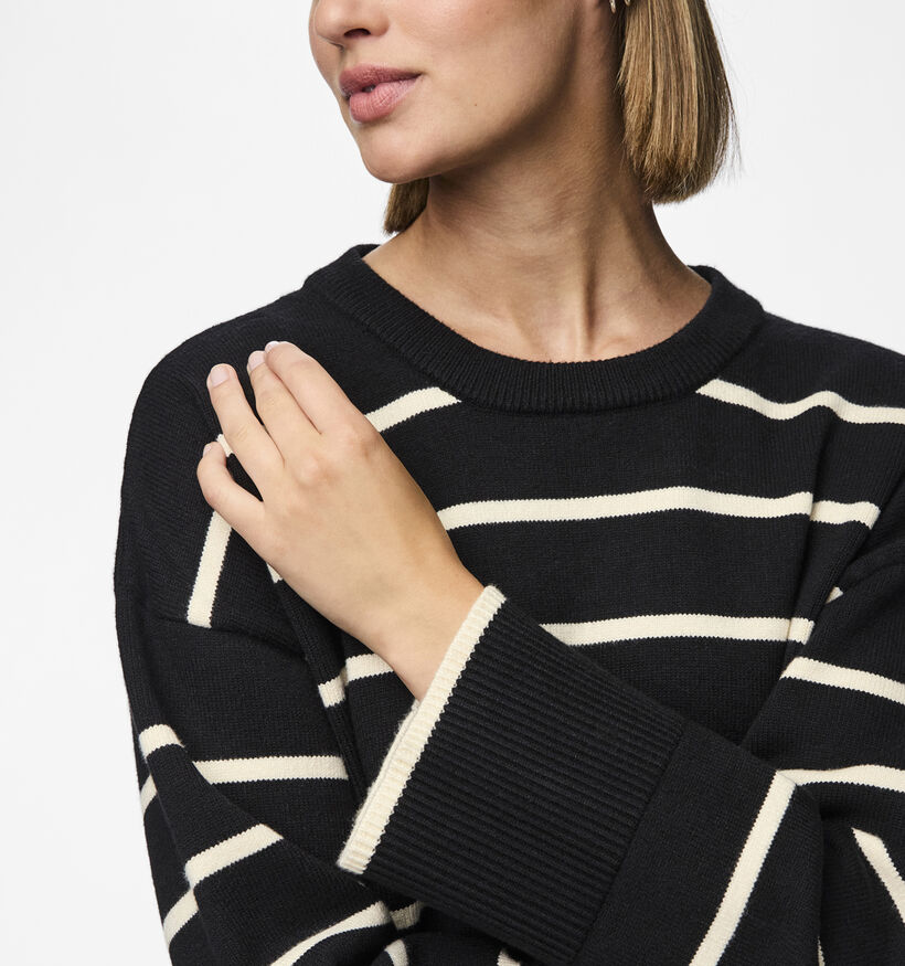 Pieces Mathilde Pull rayé en Noir pour femmes (344982)