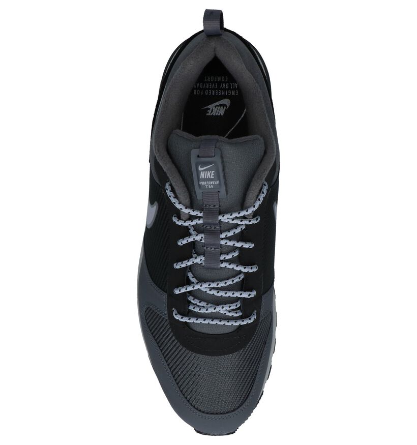 Paarse Nike Nightgazer Trail Lage Sneakers in daim (233342)