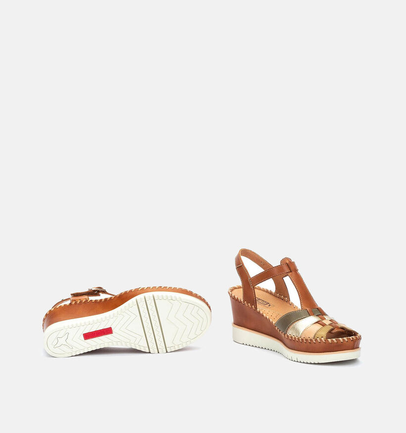 Pikolinos Aguadulce Sandales talon compense en Brun pour femmes (354658)