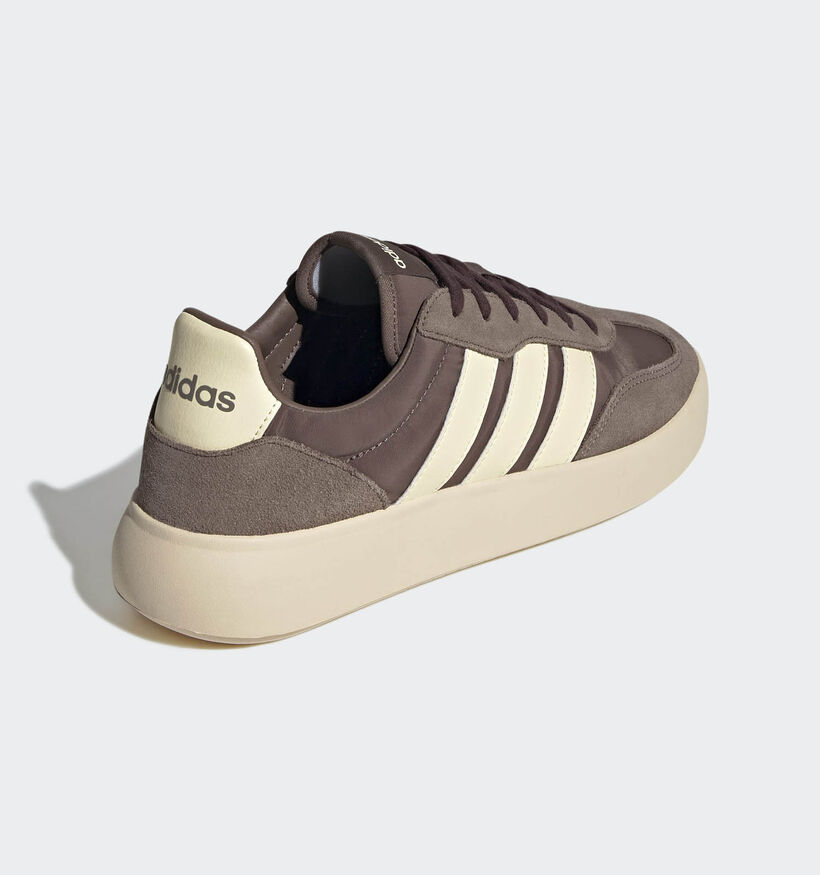 adidas Barreda Decode Baskets en Marron pour hommes (359480) - pour semelles orthopédiques