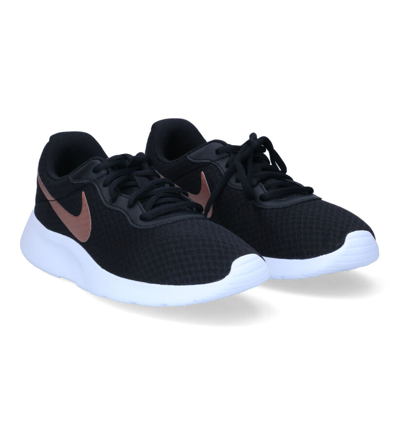 Nike Tanjun Zwarte Sneakers voor dames (324623)