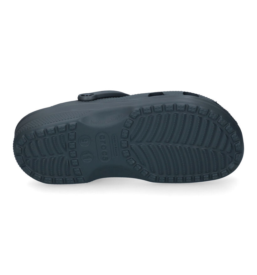 Crocs Classic Nu-pieds en Noir pour hommes (307641)