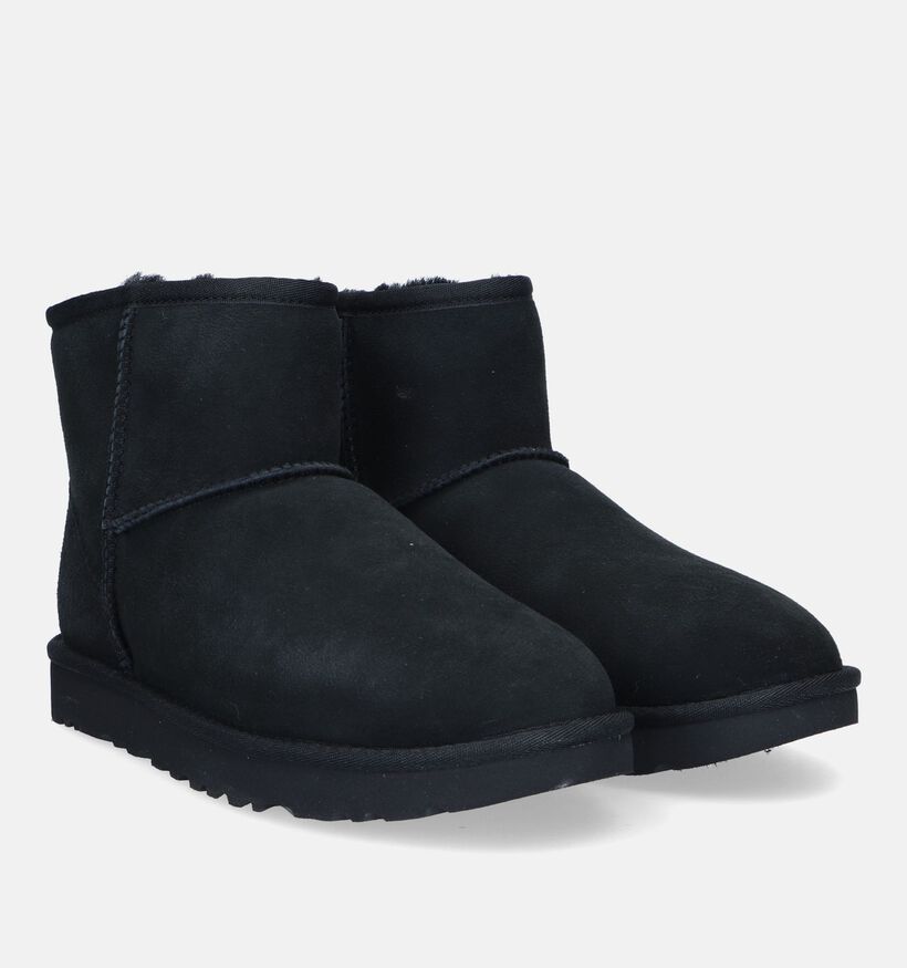 UGG Classic Mini Bottes en Noir pour femmes (329265)