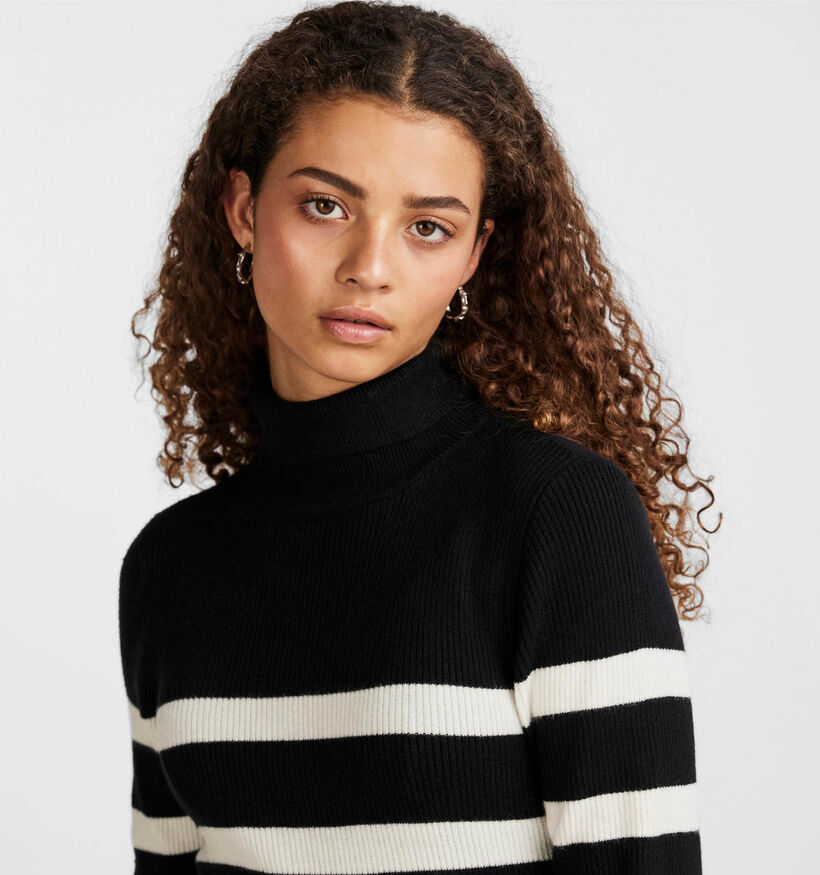 Pieces Anika Robe avec col roulé en Noir pour femmes (338453)
