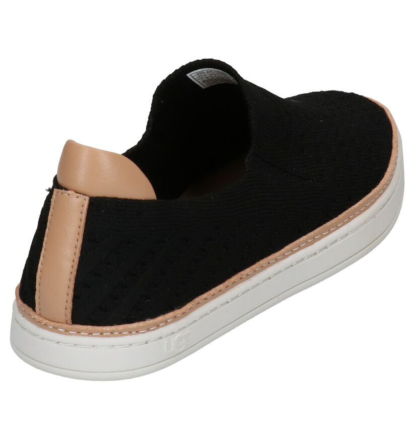 UGG Chaussures slip-on en Noir en textile (266814)