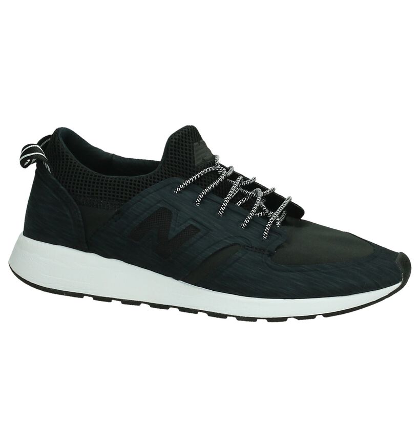 New Balance 420 Baskets basses en Noir en textile (197718)