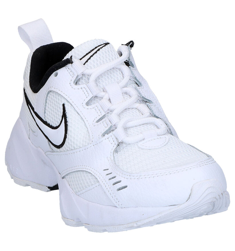 Nike Air Heights Zwarte Sneakers in stof (265923)