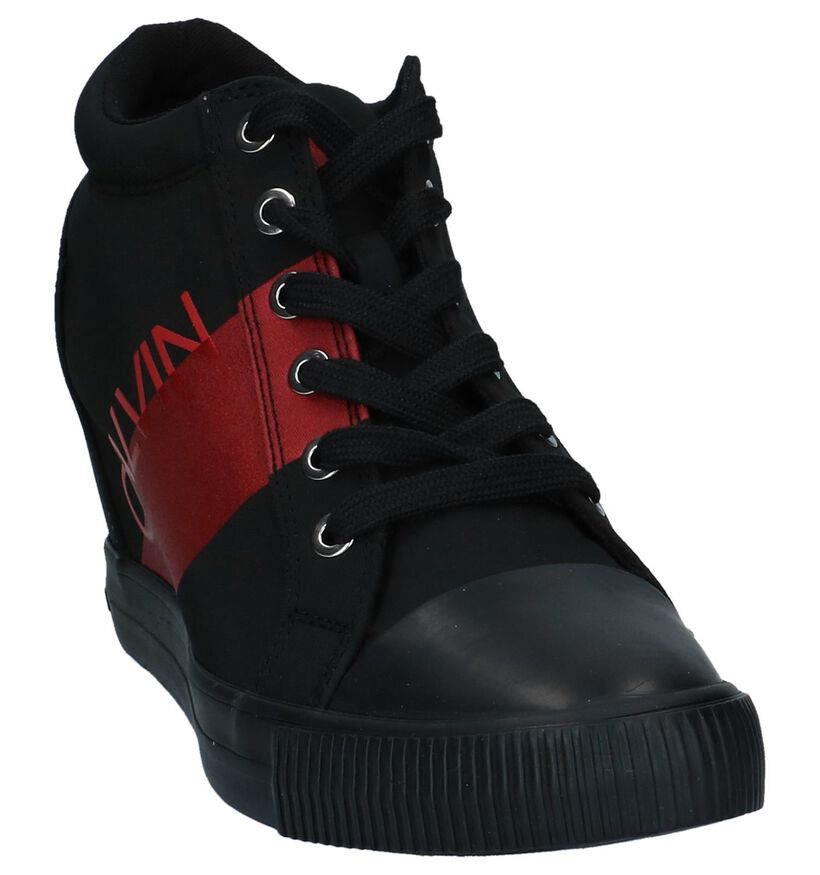 Calvin Klein Roxanna Zwarte Sneakers met Verborgen Sleehak in stof (224257)