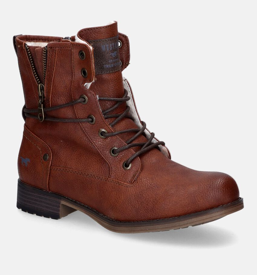Mustang Boots à lacets en Cognac