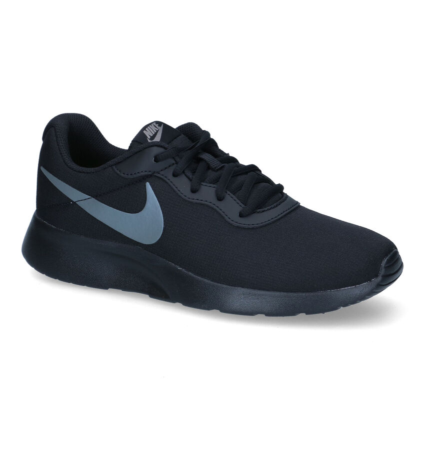 Nike Tanjun Refine Baskets en Noir