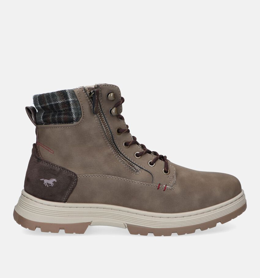 Mustang Boots à lacets en Marron